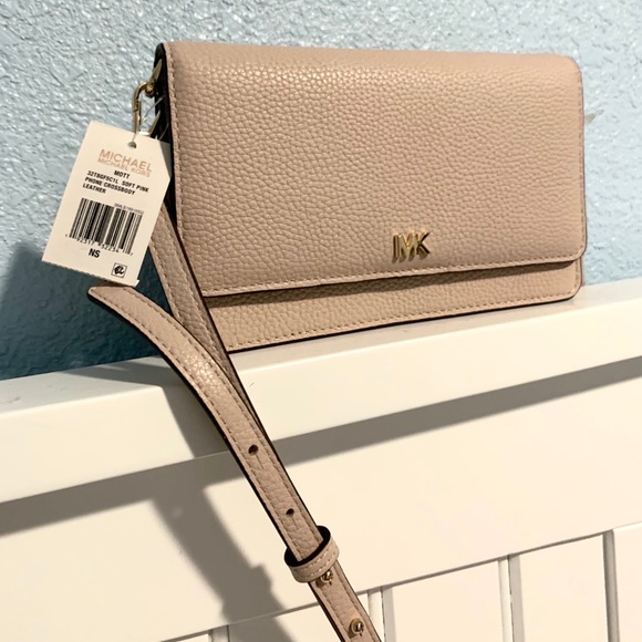 Michael Kors Handbags - NWT authentic MK genuine leather crossbody blush